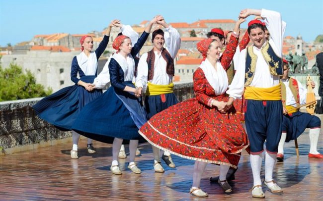 traditional Dubrovnik dance - Lindo show traditional Dubrovnik dance - Lindo show